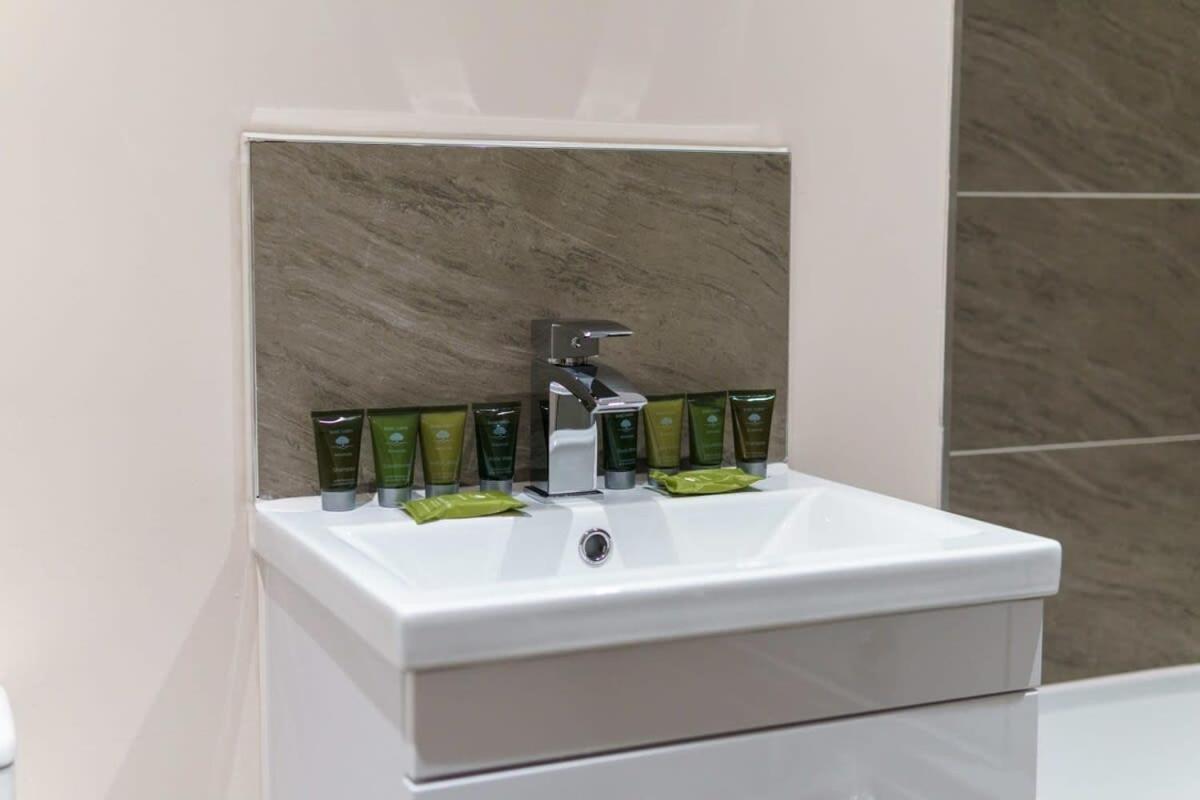 Bright 2 Bed Apartment Manchester - Sleeps 4 المظهر الخارجي الصورة